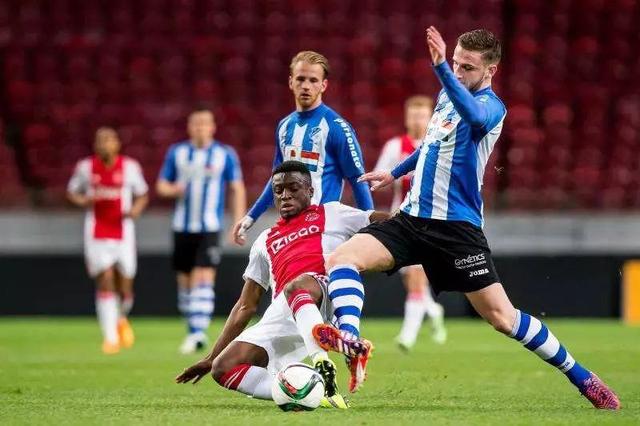 她所展现出 她所展现出