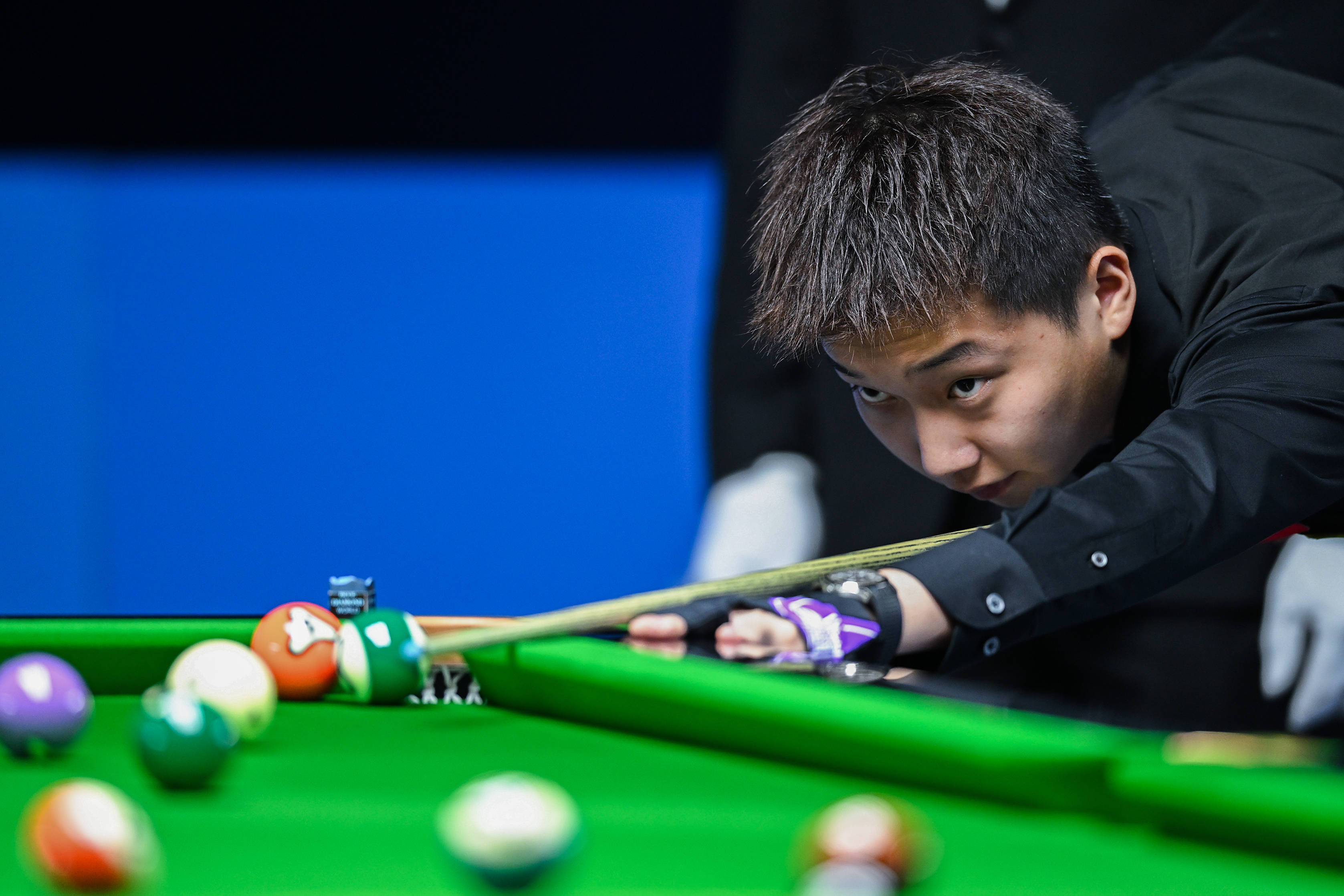 使得她们在 使得她们在